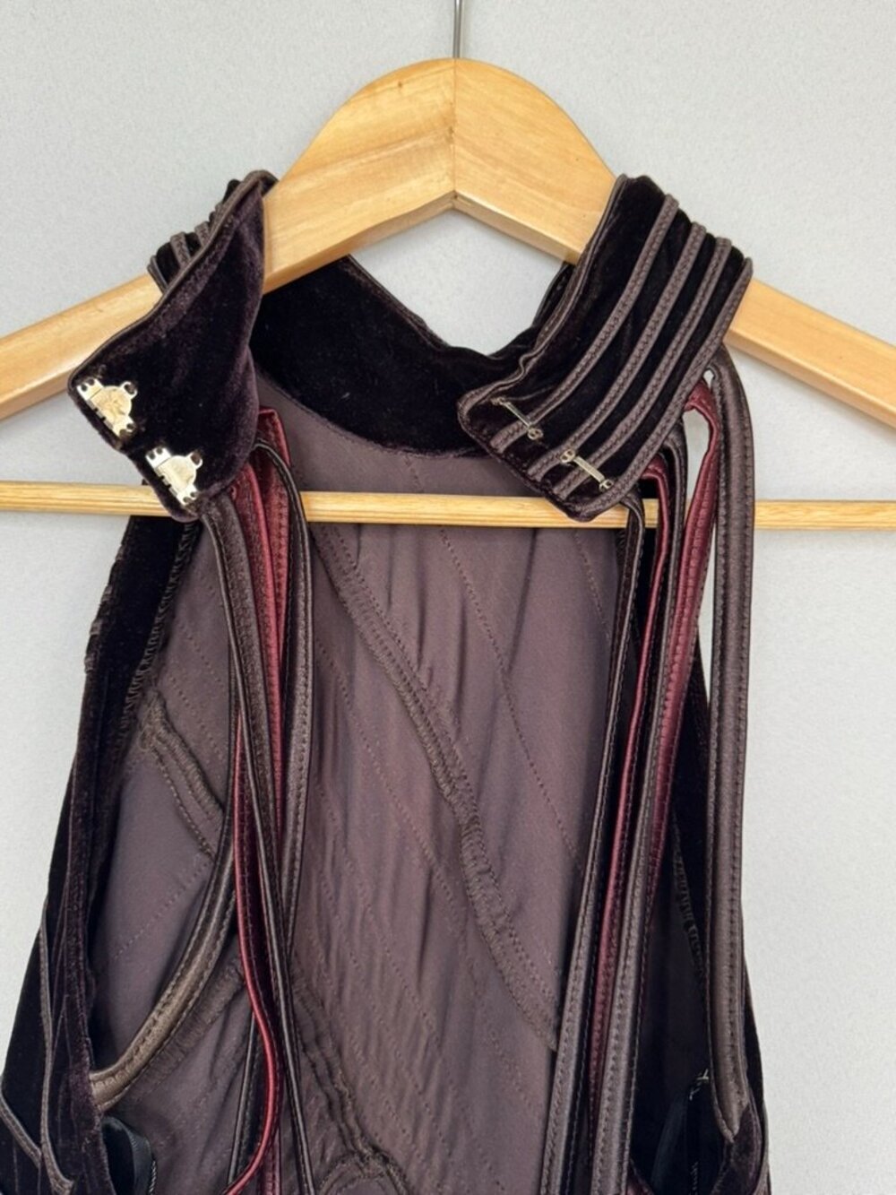 90s Vintage Tadashi Shoji CACHE Burgundy Stretch Velvet Halter Maxi Dress Large - Picture 8 of 13
